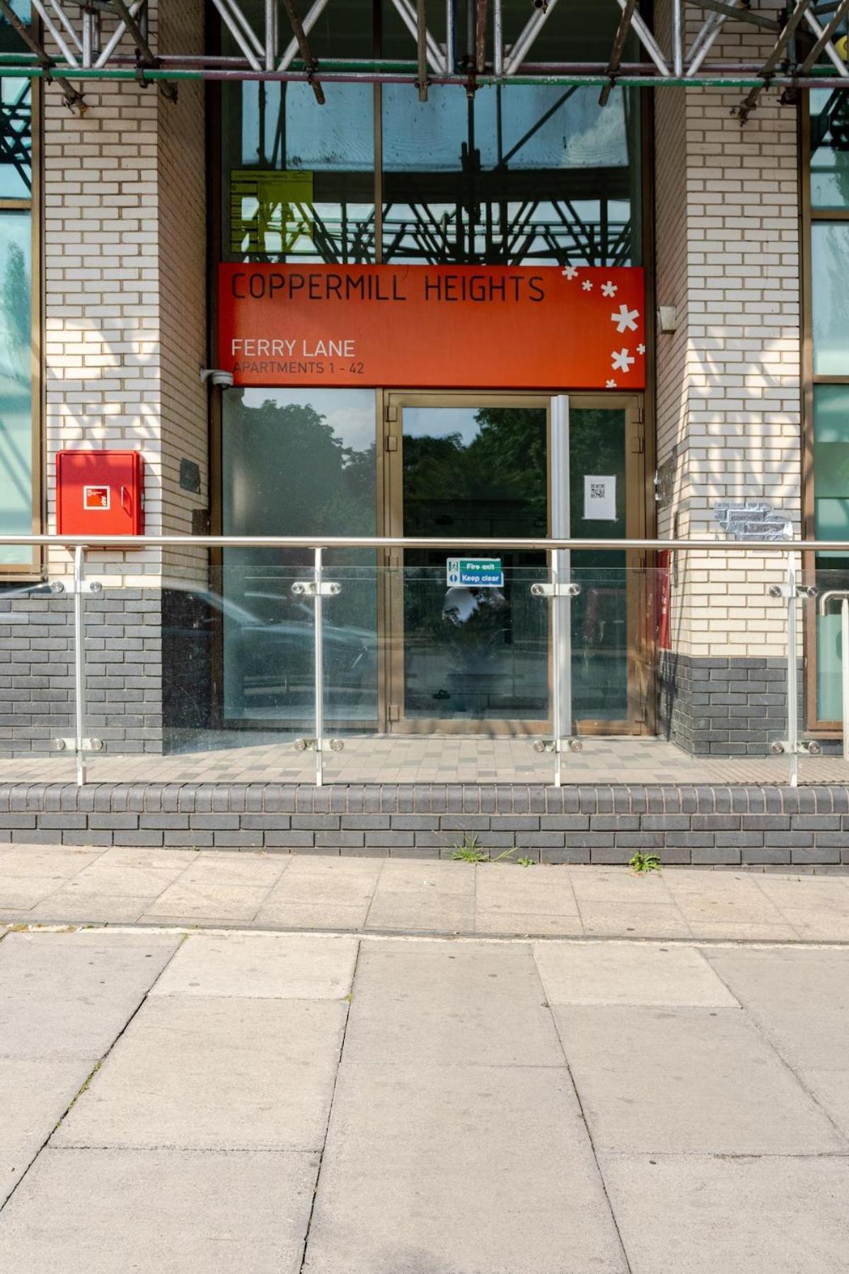 Apartamento 1 Bedroom In Tottenham 20 Mins To & Londres